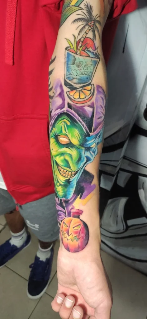 Tinta y Pinta Tattoo | Estudio de Tatuajes en Quito Tinta y Pinta Tattoo | Estudio de Tatuajes y piercing en Quito