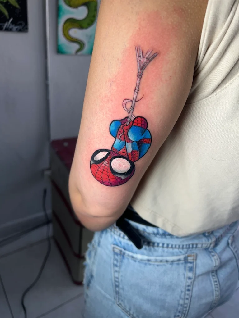 Tinta y Pinta Tattoo | Estudio de Tatuajes en Quito Tinta y Pinta Tattoo | Estudio de Tatuajes y piercing en Quito