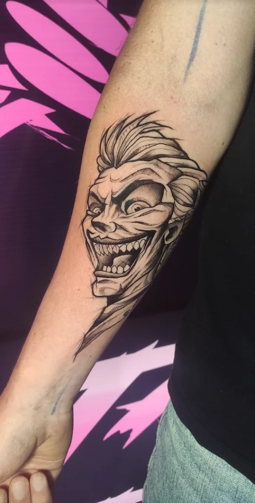 Tinta y Pinta Tattoo | Estudio de Tatuajes en Quito Tinta y Pinta Tattoo | Estudio de Tatuajes y piercing en Quito