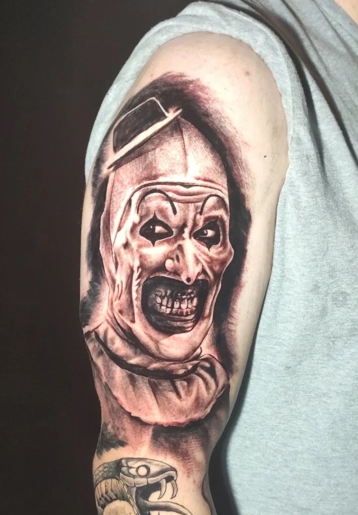 Tinta y Pinta Tattoo | Estudio de Tatuajes en Quito Tinta y Pinta Tattoo | Estudio de Tatuajes y piercing en Quito
