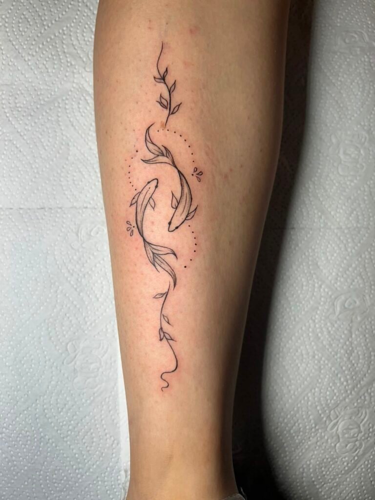 Fine line flowers and moon tattoo on collarbone done at Tinta y Pinta Tattoo Quito
