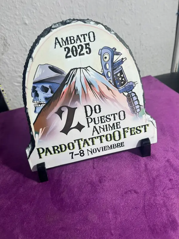 Tinta y Pinta Tattoo | Estudio de Tatuajes en Quito Trofeo de 2.º lugar en la categoría Anime de Pardo Tattoo Fest Ambato 2025